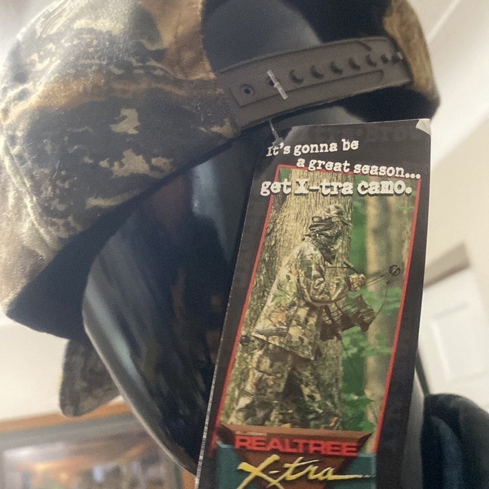 Used vintage Deco Realtree, camo hat - Picture 3 of 6